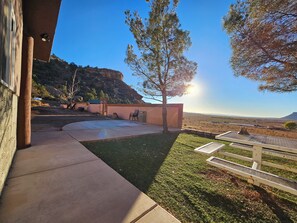 Terrace/patio -  The Winchester Ranch House a Charming 3-bedroom in gorgeous Apple Valley (Apple Valley)