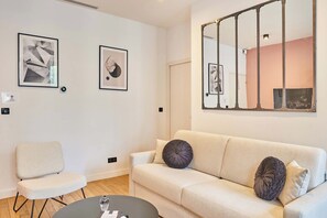Apartment | Living area - Charming Apartment Beaubourg - Le Marais (Paris)