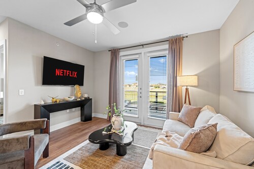 Luxury 1BR in North Fort Worth - Pool, Gym, Parking & Pet-Friendly - Stockyards