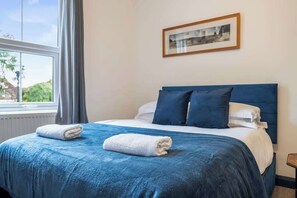 2 bedrooms, iron/ironing board, WiFi, bed sheets - 2BR House Sleeps 5 | Near Centre Gloucester (Gloucestershire)