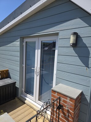 Exterior detail - Downside Annexe, 1 bedroom and private parking near beach (Woolacombe)