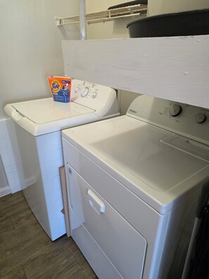 Interior - Cozy, 1-bed. apt at delightful Deep eluum nights in dwntwn Dallas w/prvt garage (Dallas)