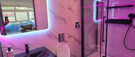 SĂšche-cheveux, papier toilette