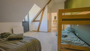 5 Schlafzimmer, Reisekinderbett, kostenloses WLAN