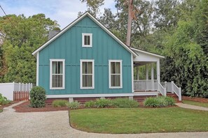 Exterior - Lovely Isle of Hope Coastal Studio near Wormsloe (Savannah)