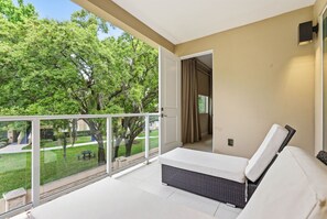 Terrace/patio - Chic 3BR Retreat, Patio with BBQ, all suites (Kissimmee)