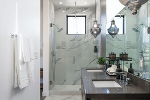 Shower, hair dryer, towels, soap - Designer Townhome w/Rooftop by UCLA & Beverly Hills (Los Angeles)