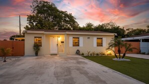 Exterior - Modern Stay Near Hard Rock - BBQ & Game Room (Opa-locka)