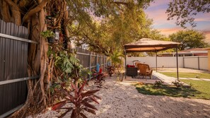 Terrace/patio - Modern Stay Near Hard Rock - BBQ & Game Room (Opa-locka)