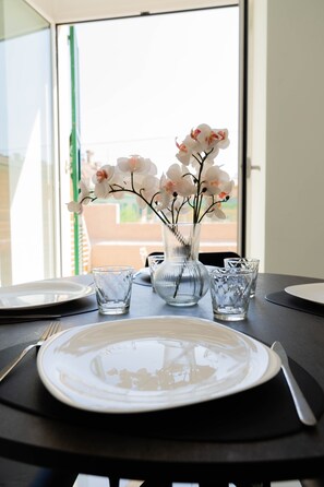 Dining - ✨ Apartments in the heart of Genoa, quiet area close to station and transportation ✨ (Genova)