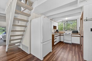 Fridge, microwave, oven, stovetop - Lakeside Chalet with Hot Tub at Innsbrook Resort | Fireplace | Screened Porch (Wright City)
