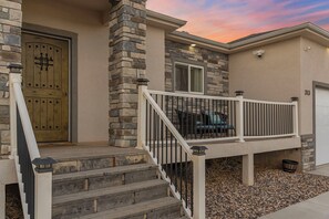 Exterior - Timeless Hive: Dual Primary + Dual Kitchen, Five-Bedroom, 3600 SF Family Retreat (Parowan)