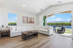 Smart TV - Luxe Paradiso: Pool, Spa, Pickleball, BBQ, Games! (Indio)
