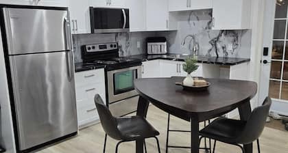 Cozy comfort in beautiful Mulmur, Ontario.
Skiing | Trails | Outdoor adventure