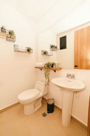 Bathroom - Tropical Industrial 2Br-Home Office-Floresta Station (Medellín)