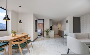 House - Housy Laureles - 302 (Medellín)