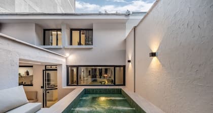 Luxurious 5BR House in Provenza Perfect for Groups