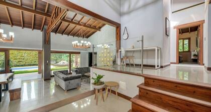 4BR Villa Heated Pool Private Nightclub-el Poblado