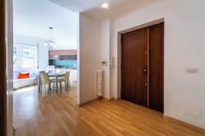 Leilighet (2 Bedrooms) | Oppholdsområde | TV