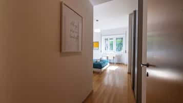 Apartment (2 Bedrooms) | 2 bedrooms, laptop workspace, bed sheets
