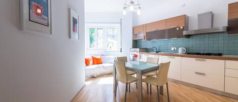 Apartment (2 Bedrooms) | Private kitchen | Espresso maker, microwave, oven, stovetop