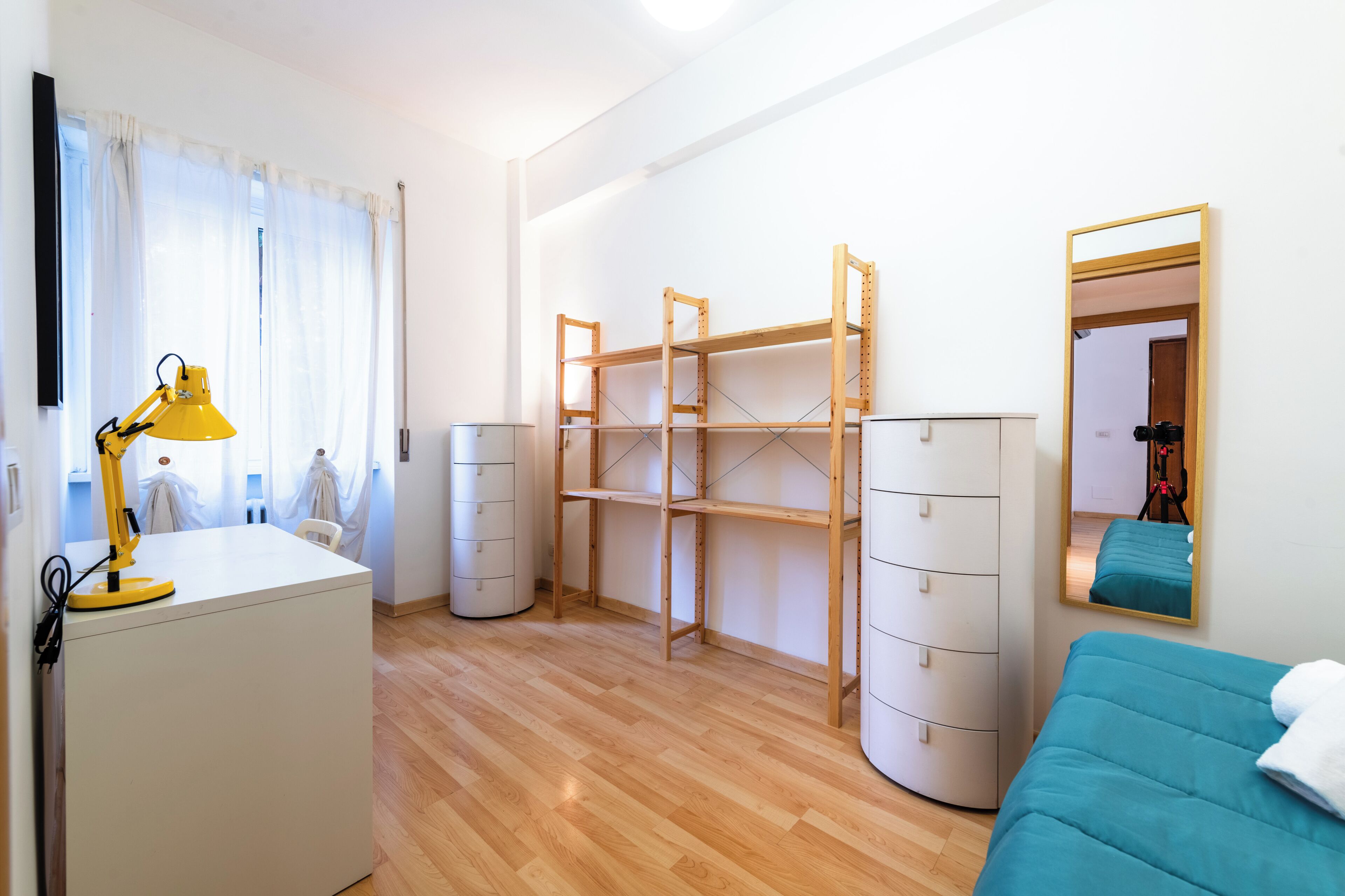 شقة (2 Bedrooms) | 2 عدّة غرف نوم ومساحة عمل للكمبيوتر المحمول وملاءات أسرّة