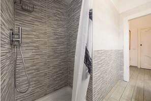 Interior - Via Atri 37 (Naples)