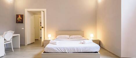 Apartment (1 Bedroom) | 1 bedroom, laptop workspace, bed sheets