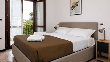 House (2 Bedrooms) | 2 bedrooms, bed sheets