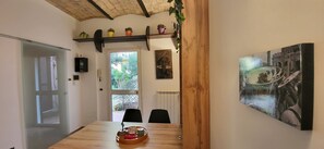 Interior - La Casetta con Giardino al Pigneto (Rome)