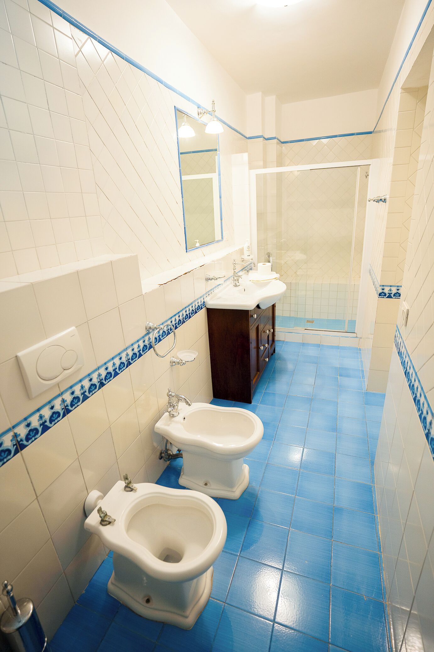 Villa (6 Bedrooms) | Bathroom | Shower, bidet
