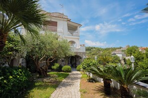 Front of property - Villa Anna (Forio)