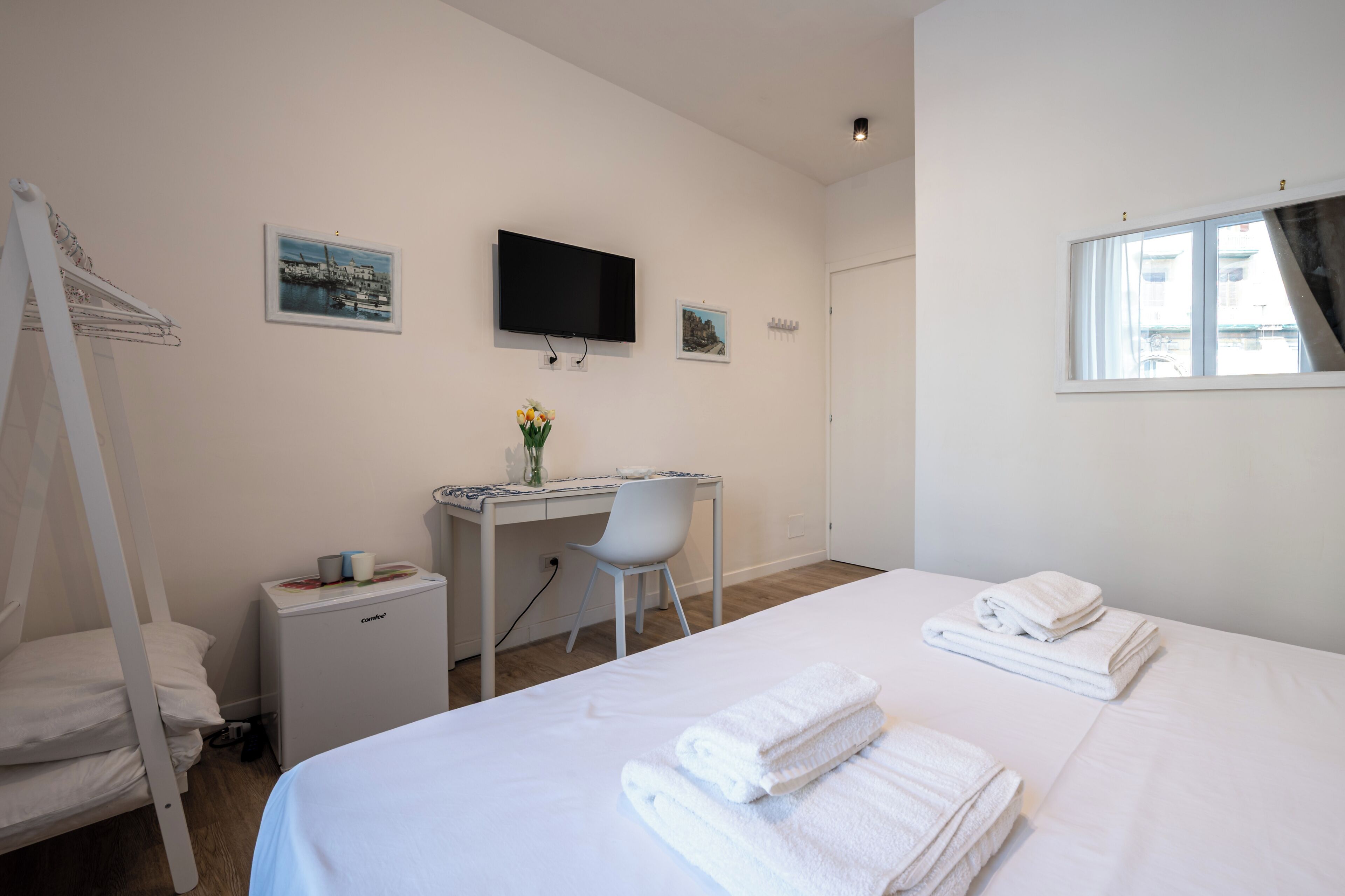 Apartment (2 Bedrooms) | 2 bedrooms, laptop workspace, bed sheets