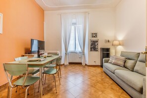 Interior - Ostiense Stopover (Rome)
