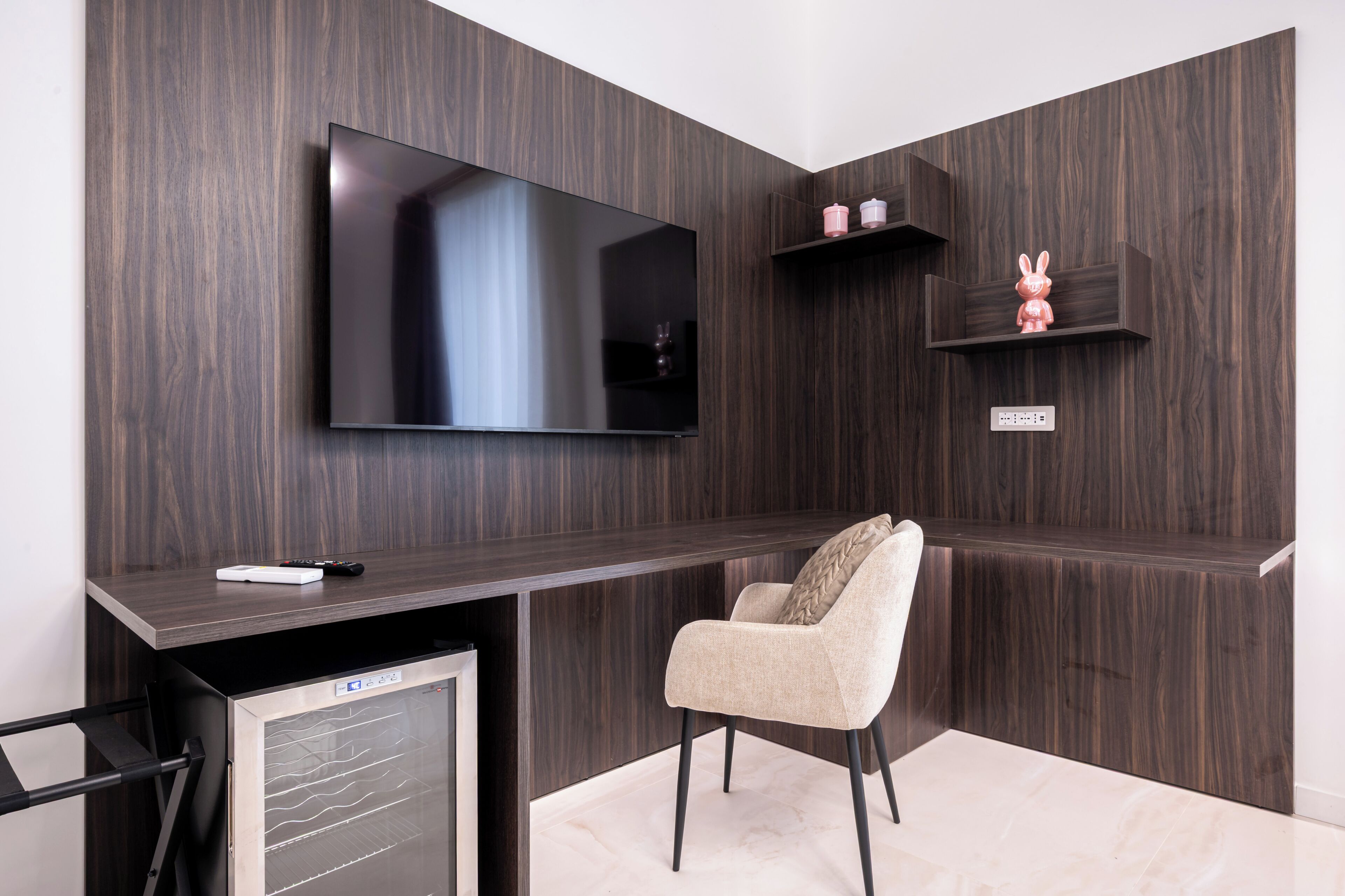 Apartment (2 Bedrooms) | Wohnbereich | Fernseher