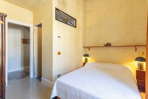 Interior - Labicasa (Rome)