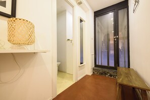 Interior - Vico Santa Luciella 20 (Naples)