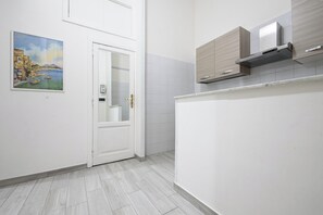 Apartment (2 Bedrooms) | Interior - Vico Mastellone 16 (Naples)