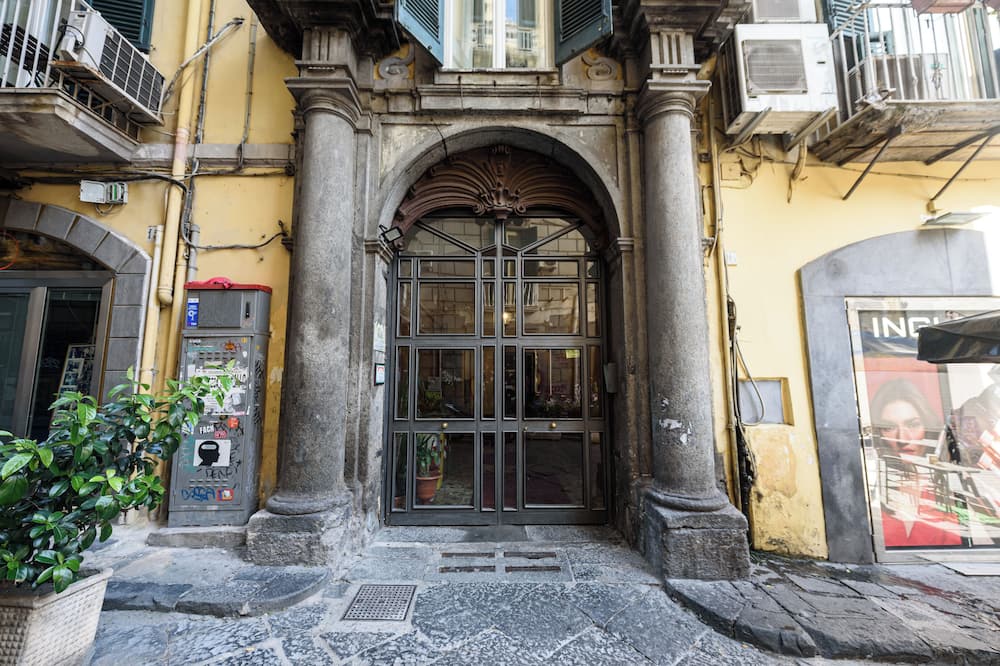 Vico Mastellone 16