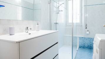 Appartamento (2 Bedrooms) | Bagno | Doccia, bidet