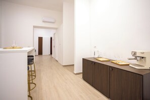 Interior - Palazzo Pepe - Camera Filangieri (Naples)