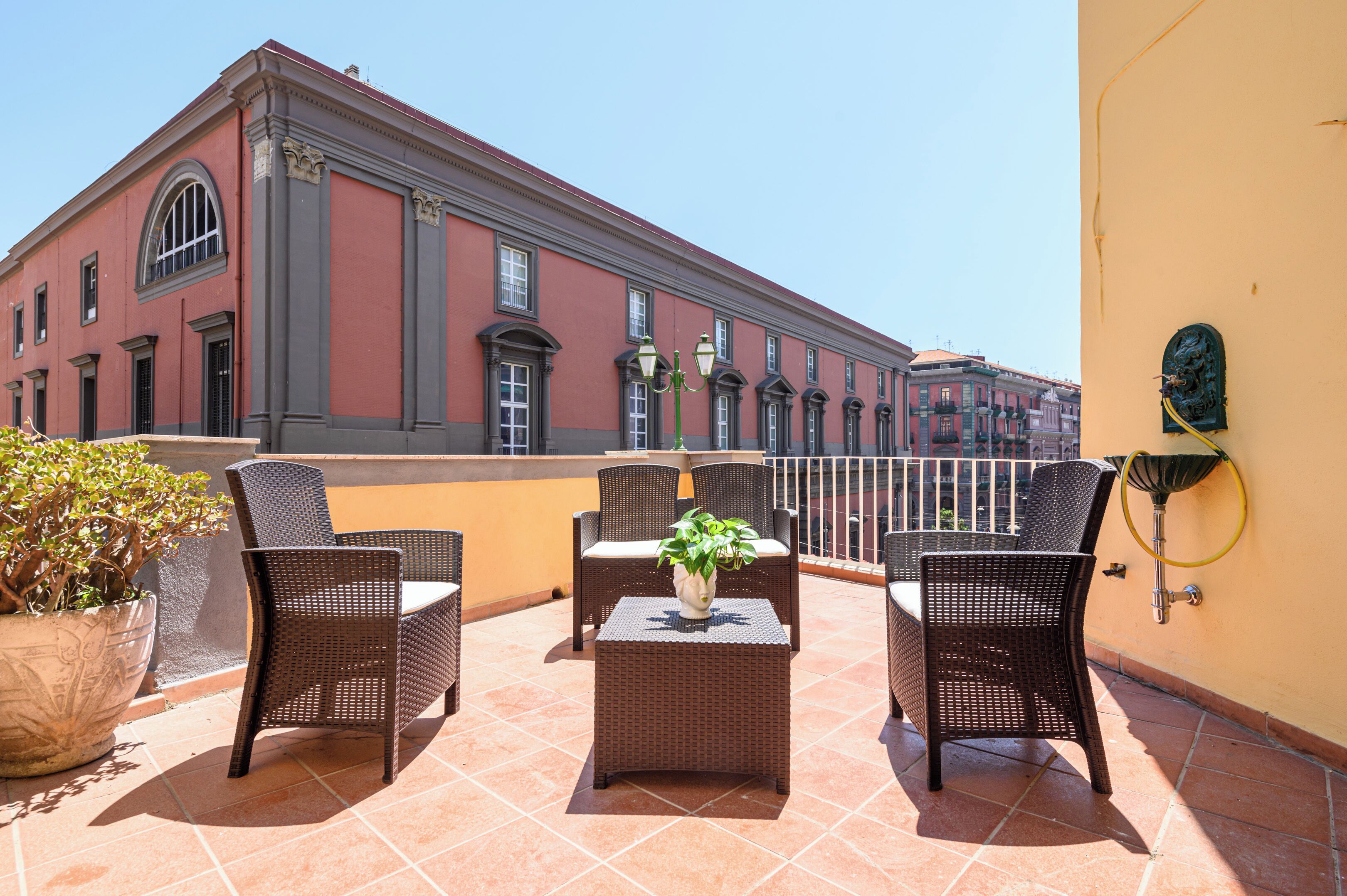 Lejlighed (5 Bedrooms) | Terrasse/gårdhave