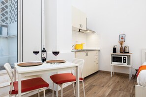 Studio (1 Bedroom) | Private kitchenette - Archetto by the Vatican (Rome)