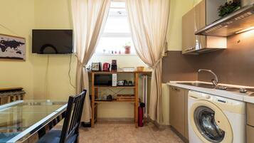 Apartment (1 Bedroom) | Private kitchen