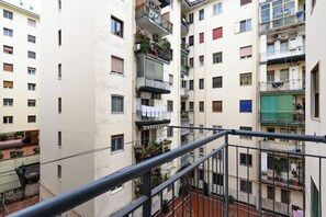 Interior - Via Coriolano 8 (Naples)