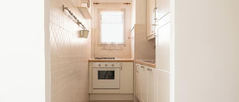 Apartment (1 Bedroom) | Private kitchen
