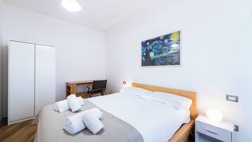 Apartamento (2 Bedrooms) | 2 quartos, espaço de trabalho para notebook