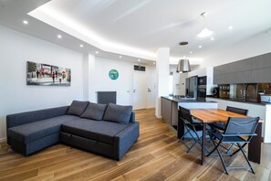 Apartment (2 Bedrooms) | Living area | TV - Casa del Marchese del Grillo (Rome)