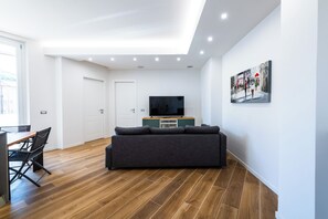 Leilighet (2 Bedrooms) | Oppholdsområde | TV