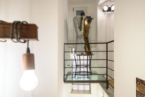 Apartment (1 Bedroom) | Living area | 32-inch Smart TV with cable channels - A Tazzulella - Vico Graziella 12 (Naples)